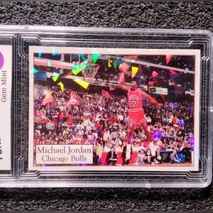 Michael Jordan Chicago Bulls Slam Dunk Cracked Ice Basketball Trading Card